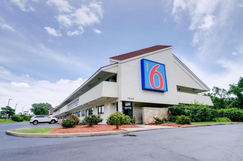 Foto da galeria de Motel 6-Kansas City, MO em Kansas City
