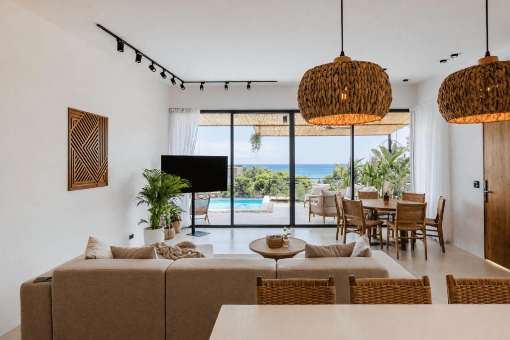 Swimmingpoolen hos eller tæt på Villa Anne - Sea View Private Pool