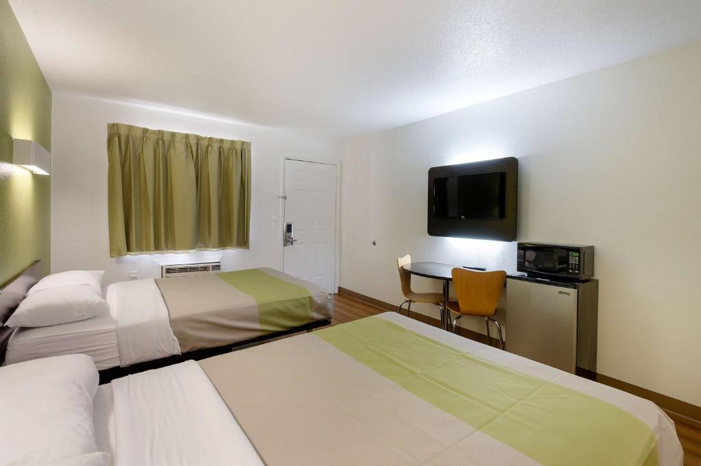 Motel 6-Charles Town, WV - 