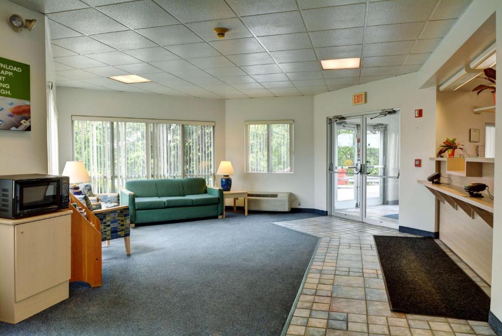 Posezení v ubytování Motel 6-Warwick, RI - Providence Airport - I-95