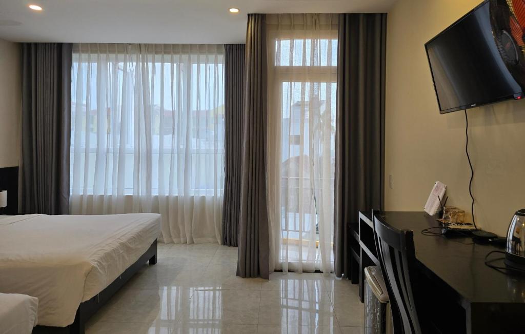 Flamingo Homestay - Spacious Room w Comfortable Spring Mattress - 200m from Hoi An Ancient Town & Night Market - LGBT Friendly - 7