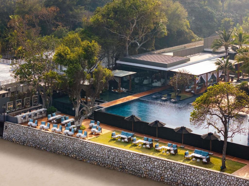 Swimmingpoolen hos eller tæt på V Villas Hua Hin - MGallery Collection