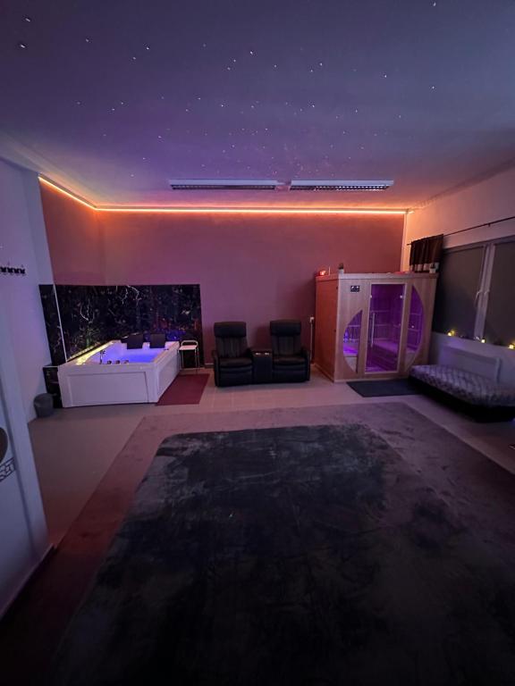 Giường trong phòng chung tại RelaxCheb Private Wellness Studio