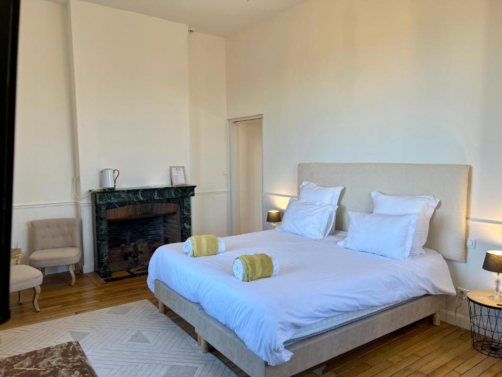 Château du Mont de Guny - Deluxe Suite