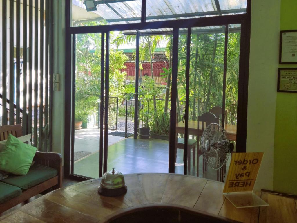 Green Turtle Backpackers Guesthouse, Puerto Princesa 3