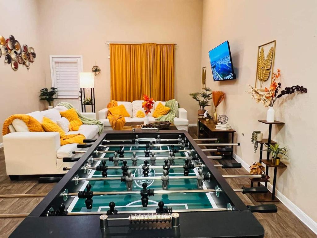 Gallery image of Spacious Kyle Home Games King Bed Yard in Kyle