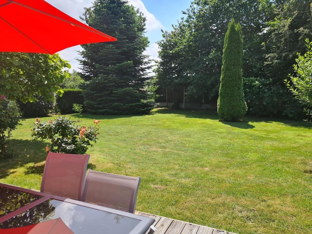 En have udenfor Maison avec grand jardin clos