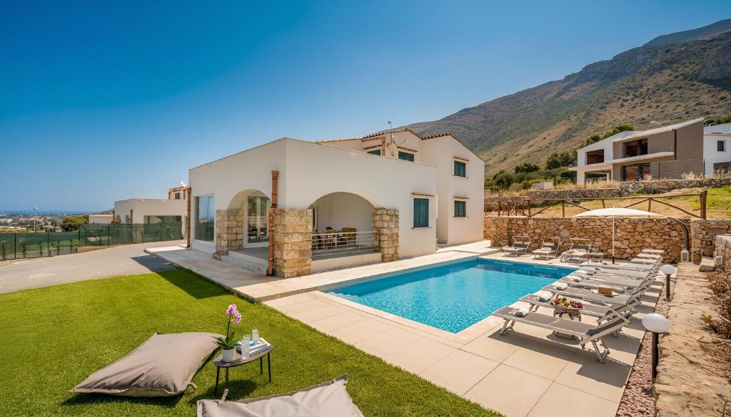 Swimmingpoolen hos eller tæt på Villa Hemèra Luxury By Sicily Home Solutions