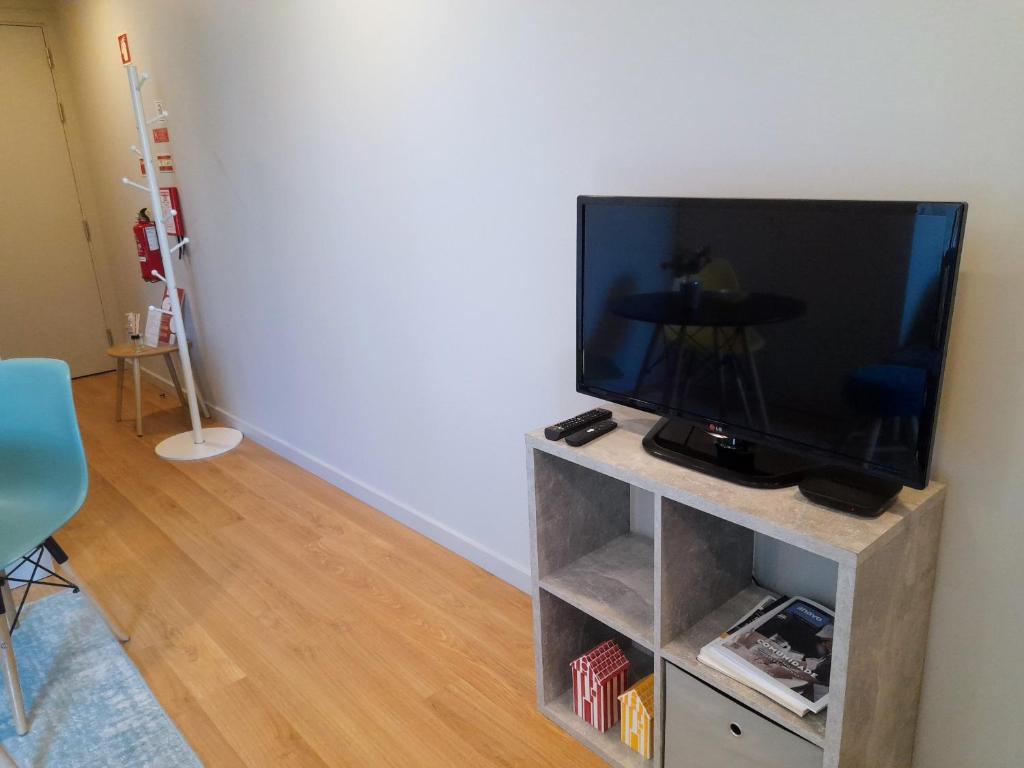 White Design Apartment - 17