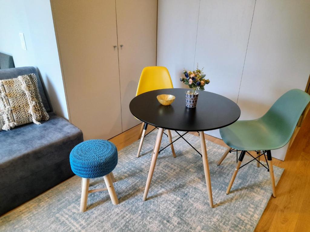 White Design Apartment - 5