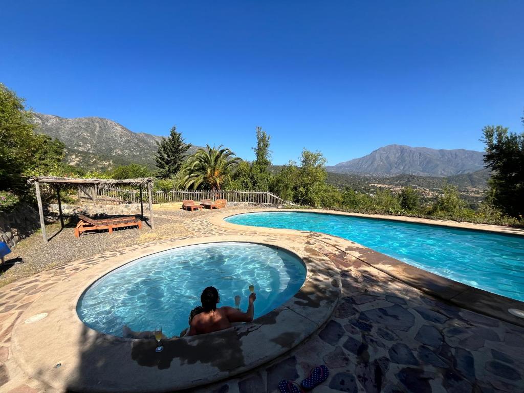 Cảnh núi rừng hoặc tầm nhìn ra núi từ the country house