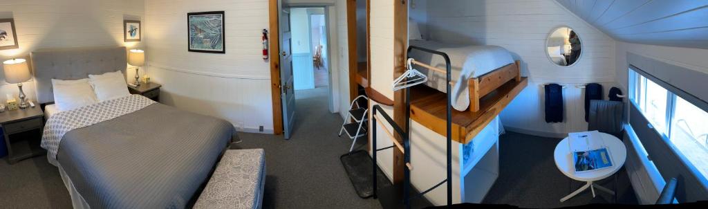 Tofino Paddlers Inn photo