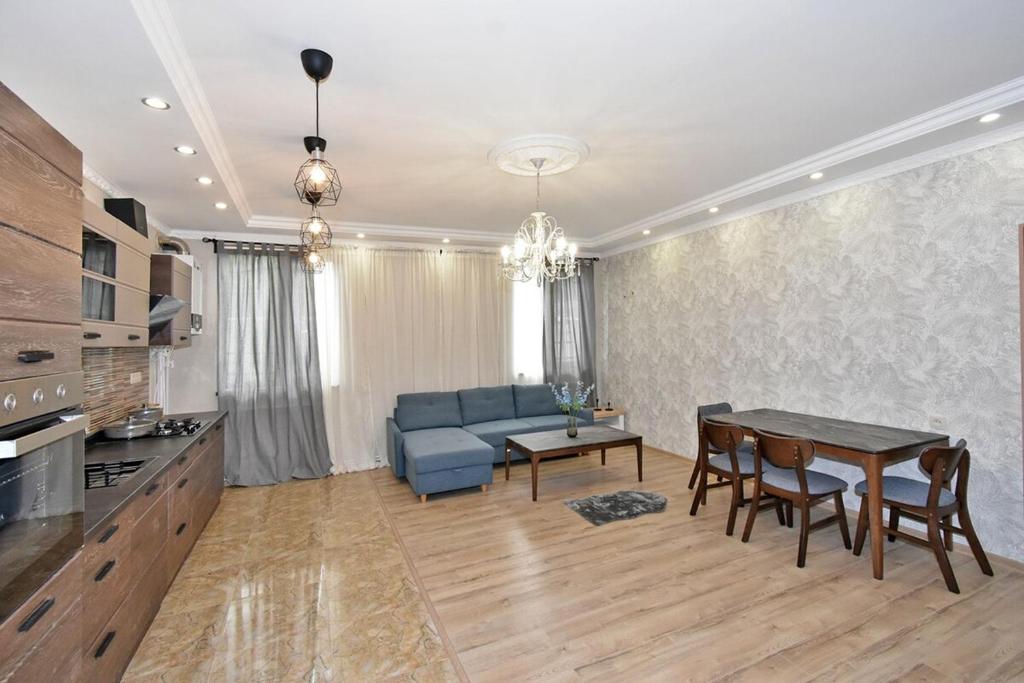 تصویر اتاق‌های First floor beautiful apartment, comfortable and pleasant - تصویر ۲
