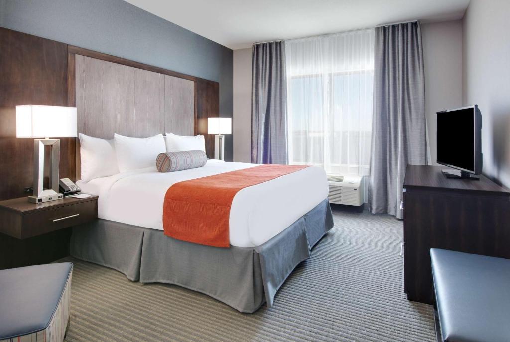 Wingate by Wyndham San Angelo - Suite Deluxe Con Cama Extragrande - No Fumadores
