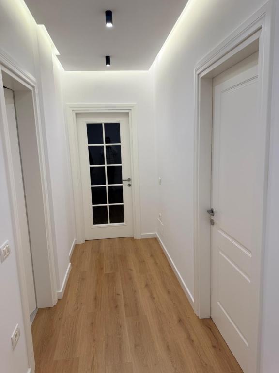 LUX Apt Korca