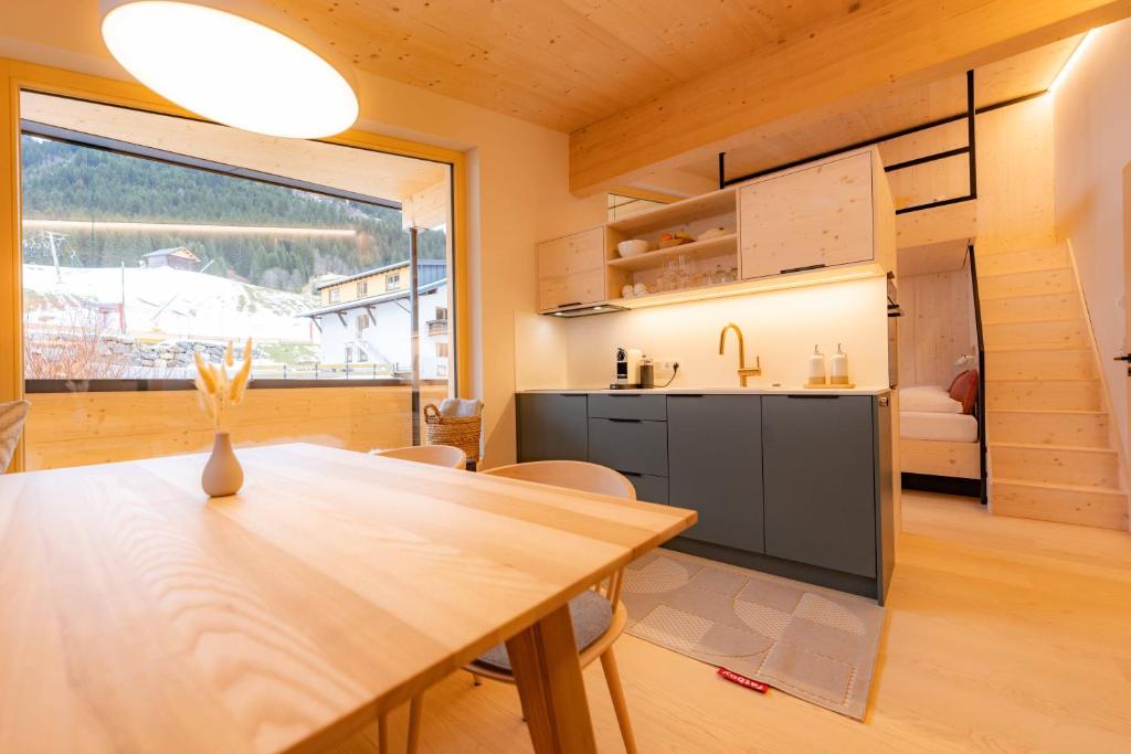 Køkken eller tekøkken på Hugo und Pepi Appartements