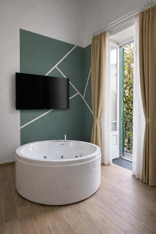 Yes I Know My Room - Foria