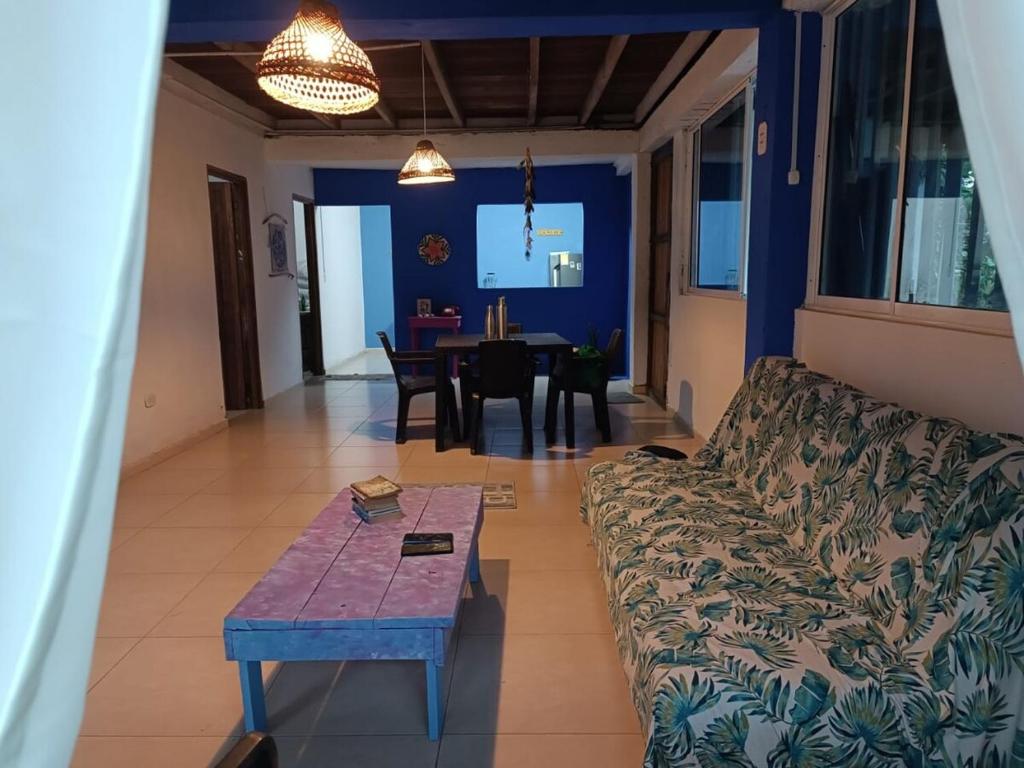 Posezení v ubytování Cabin near the beach