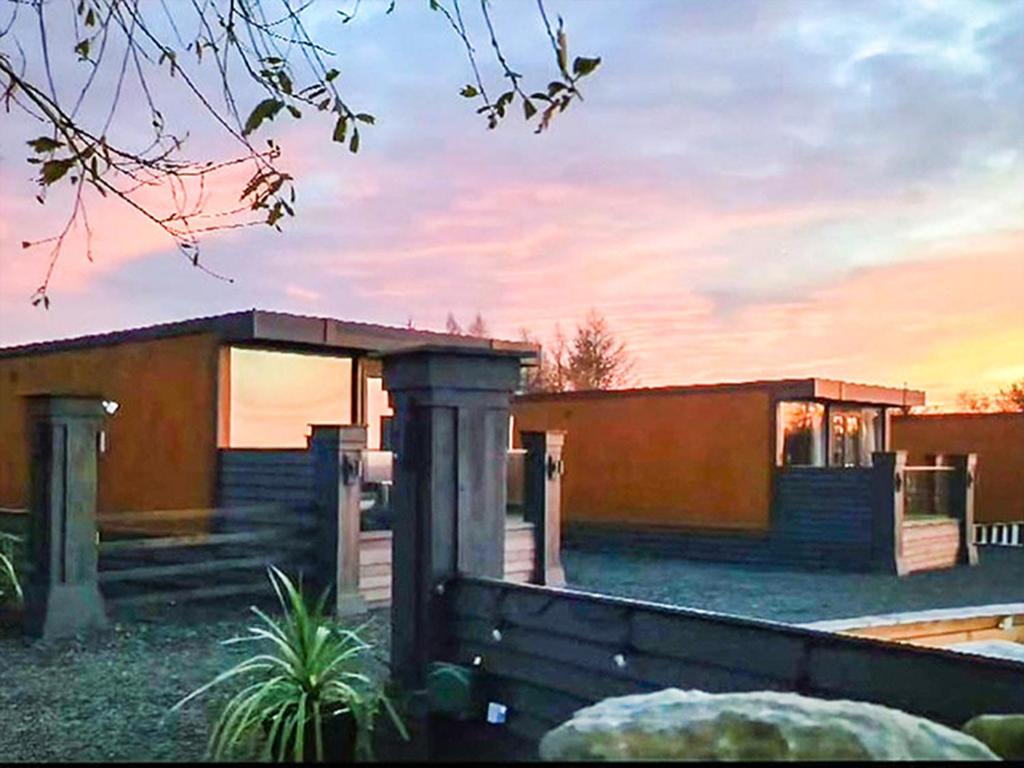 Tòa nhà nơi nhà nghỉ dưỡng tọa lạc