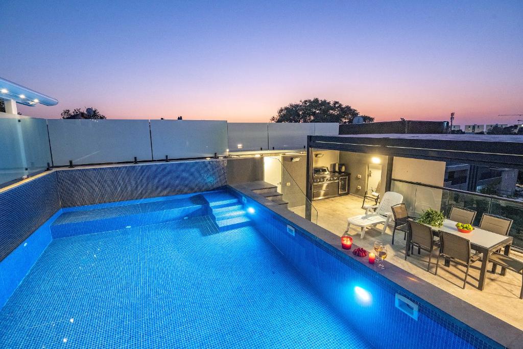 Swimmingpoolen hos eller tæt på The Margalit Suite - Gesher Haziv