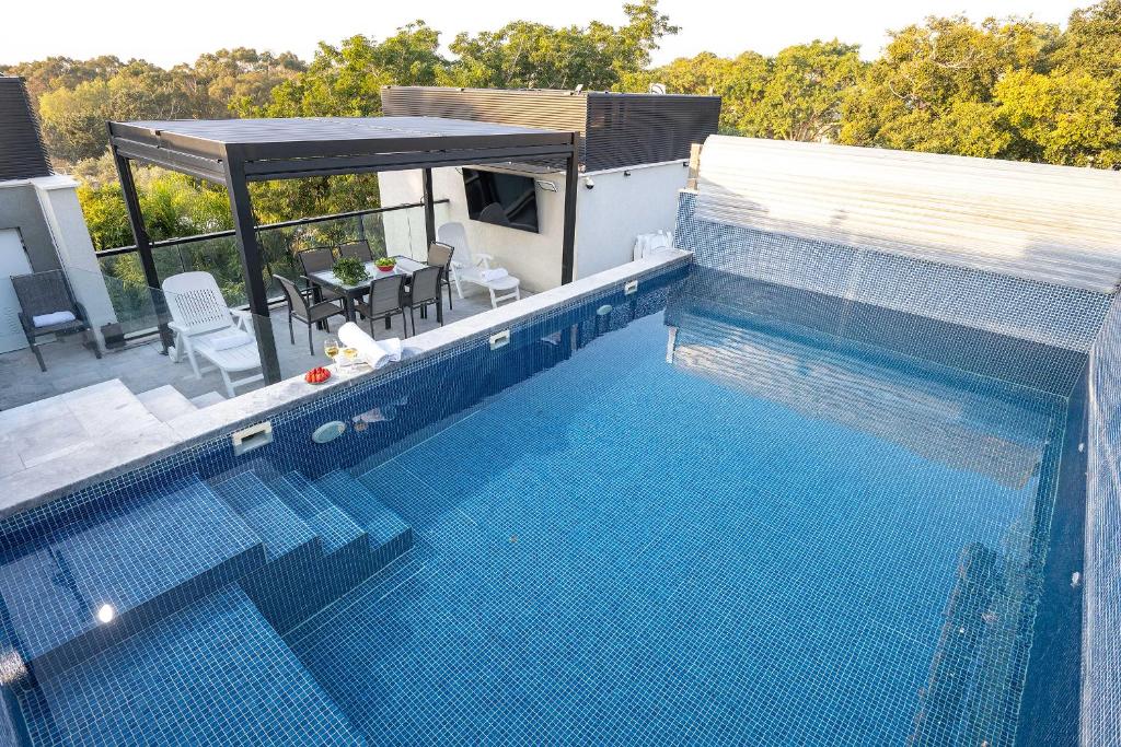 Hồ bơi trong/gần The Margalit Suite - Gesher Haziv