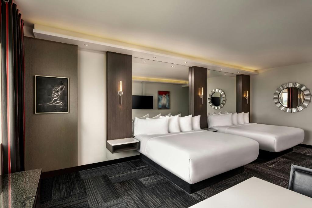 The Davenport Grand, Autograph Collection - 