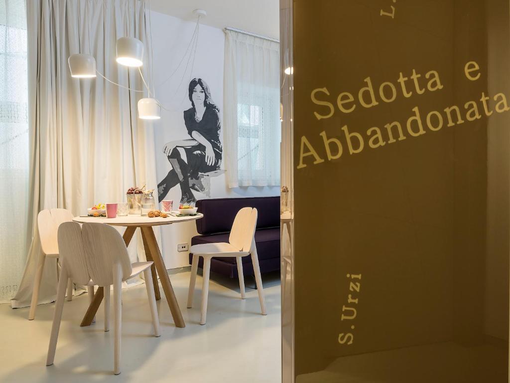 Duomo Suites & Spa - Resim 33