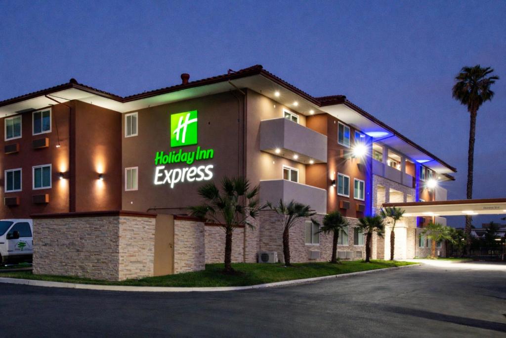 a hotel with a sign that reads halfway inn express at Holiday Inn Express - Santa Rosa North by IHG in Santa Rosa