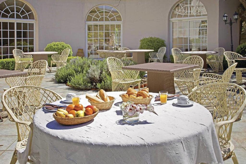 Château de Floure - SPA et piscine extérieure chauffée - 17