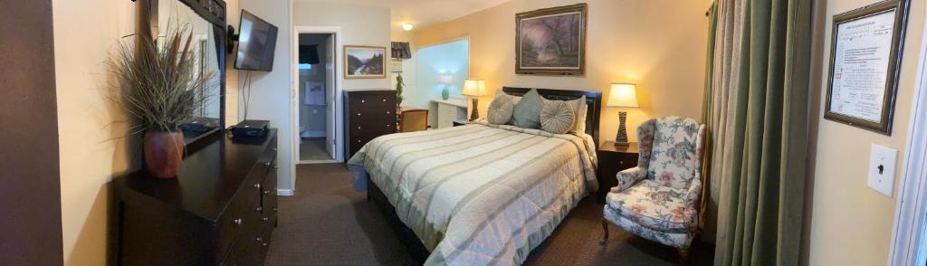 En eller flere senge i et værelse på Smithpoint motel