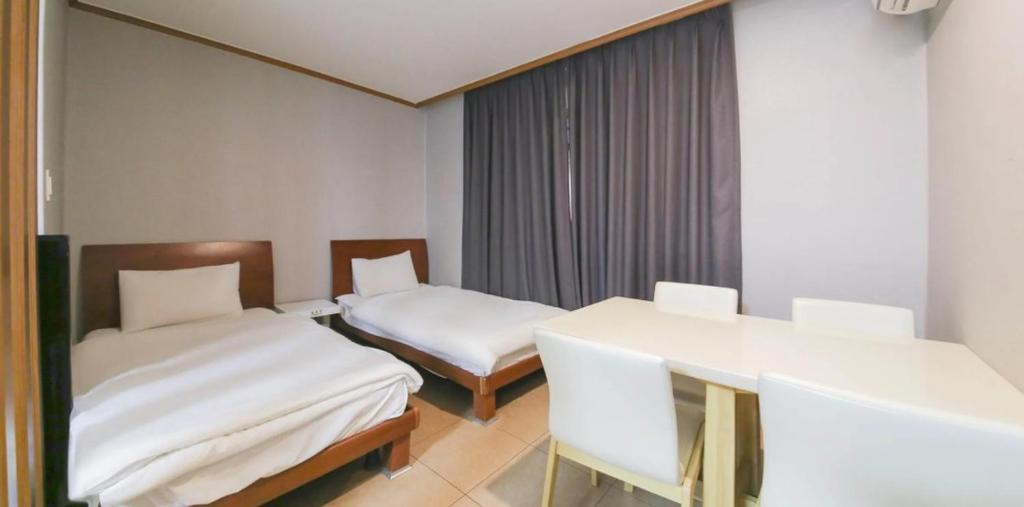 Hotel Lisa - Habitación Cuádruple