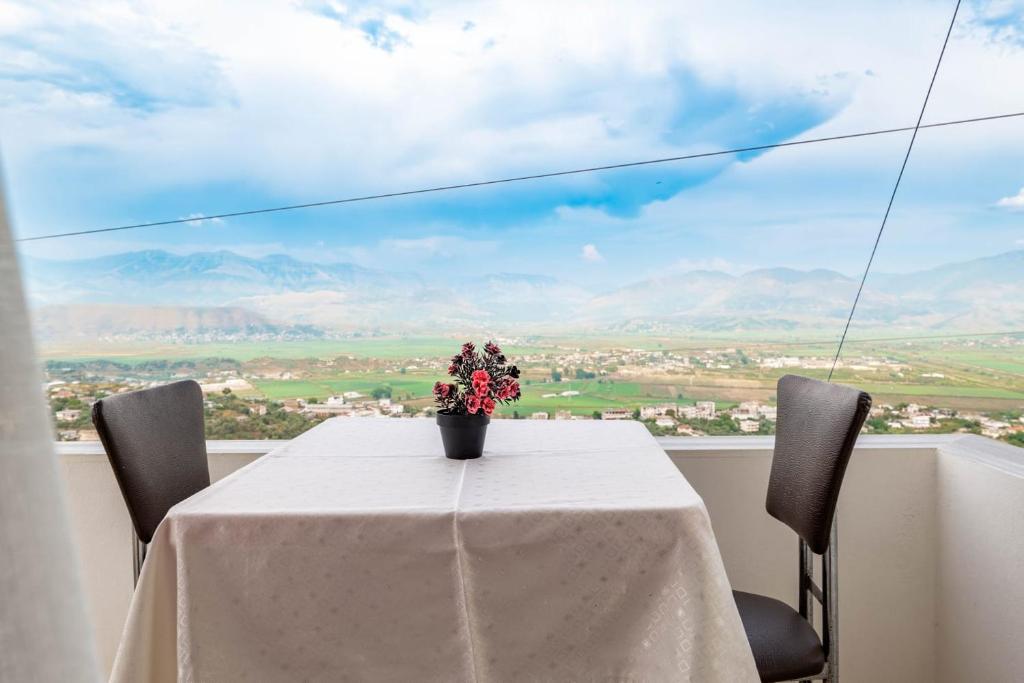 En generel udsigt til bjerge eller udsigt til bjerge taget fra hotellet