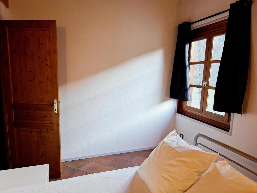 Gite et camping Ascou La Forge - Three-Bedroom Apartment