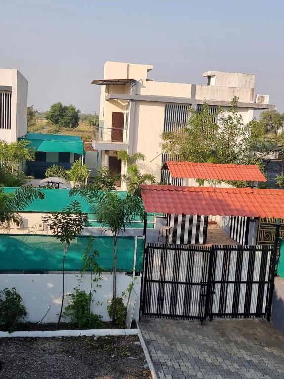 Gallery image of Green hevean farm house in Surat