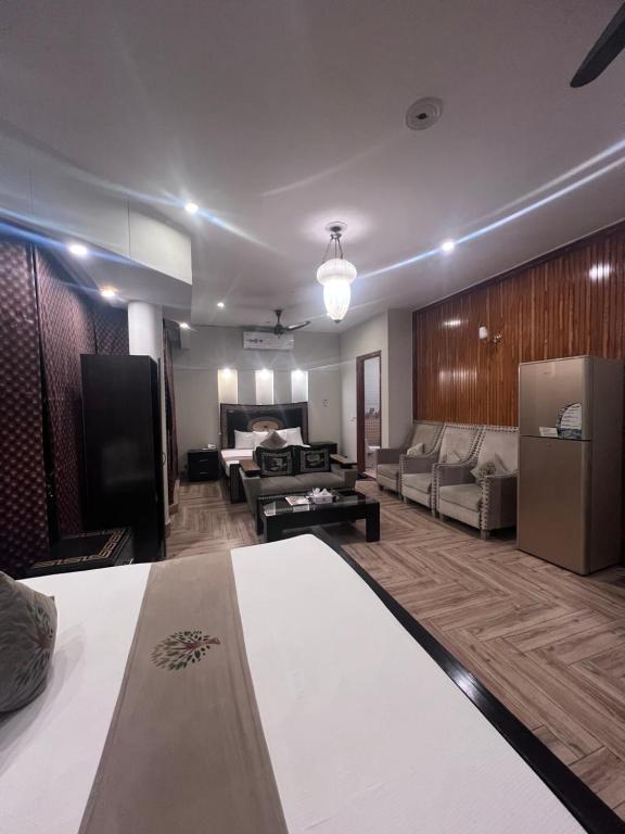 Park View Hotel Gulberg - 花园景四人间
