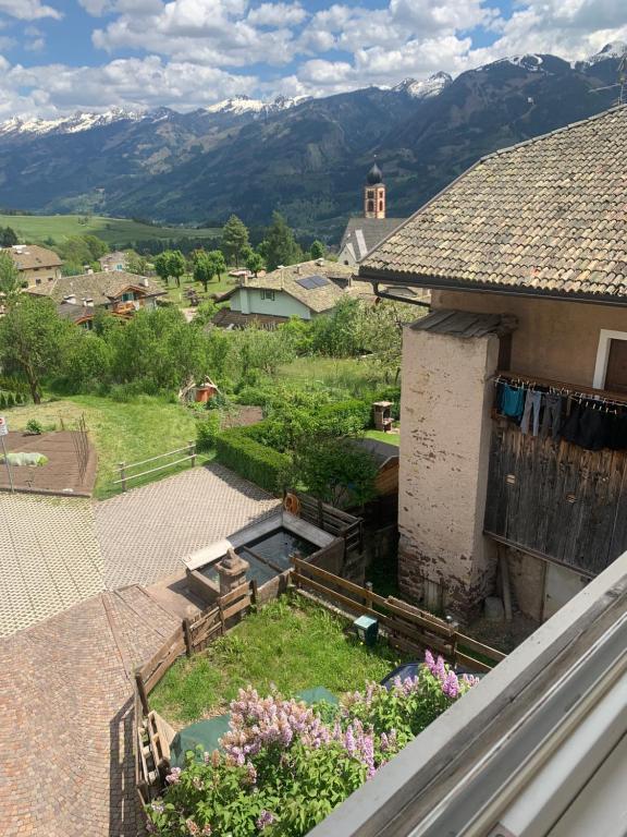 En generel udsigt til bjerge eller udsigt til bjerge taget fra lejligheden