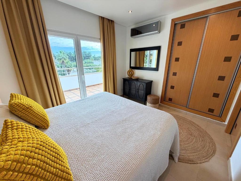 Pine Tree Seaside Apartments 500m to Beach - 3