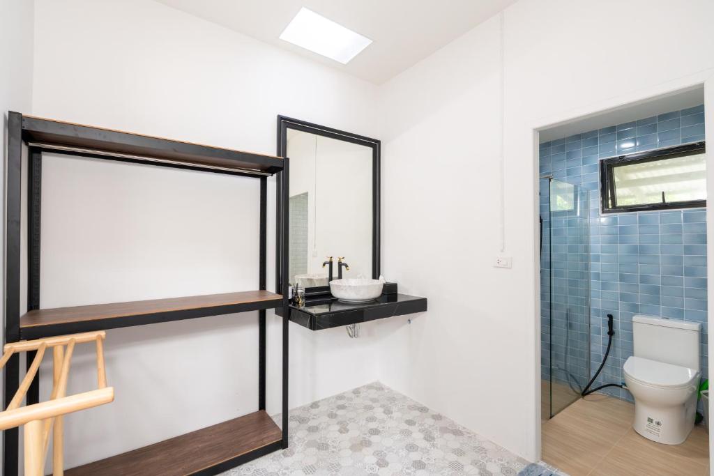 Koupelna v ubytování Island Loft in the Heart of Thong Nai Pan