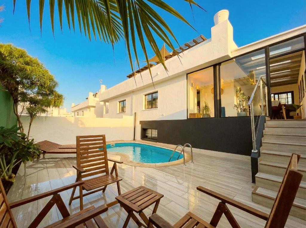 Villa Solana - Private Pool & Rooftop near the Beach
