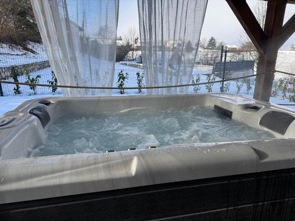 Billede fra billedgalleriet på Holiday House Sunset Spa i Šentjernej