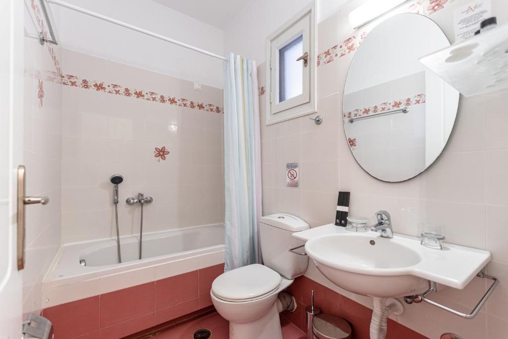 Annita's Village Hotel - 12