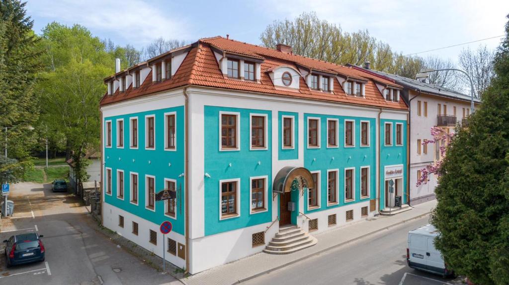 Tòa nhà nơi khách sạn căn hộ tọa lạc