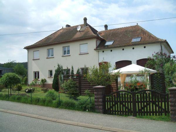 Tòa nhà nơi căn hộ tọa lạc