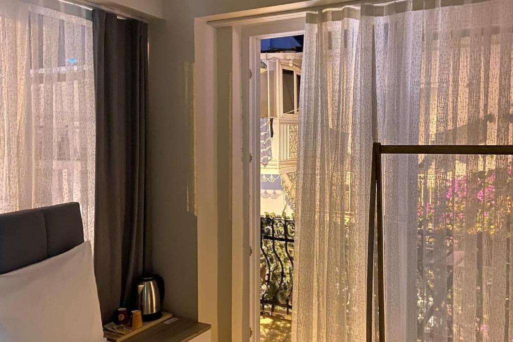 Büyükada Çarşı Pansiyon - Suite Con Balcón