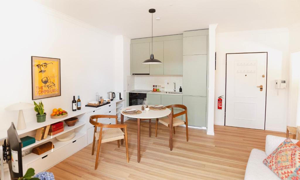 Apartment 1 min walk from Metro and Trendiest Neighborhood Bonfim