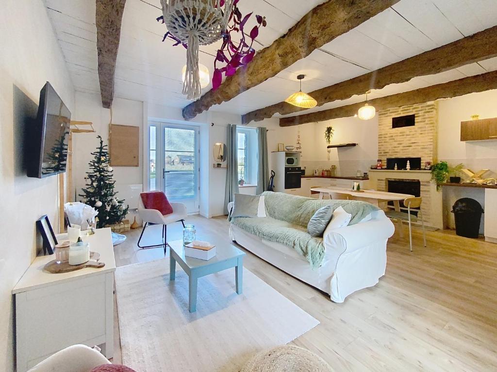 Køkken eller tekøkken på Le gîte du Bois Robin - 2 bedroom house