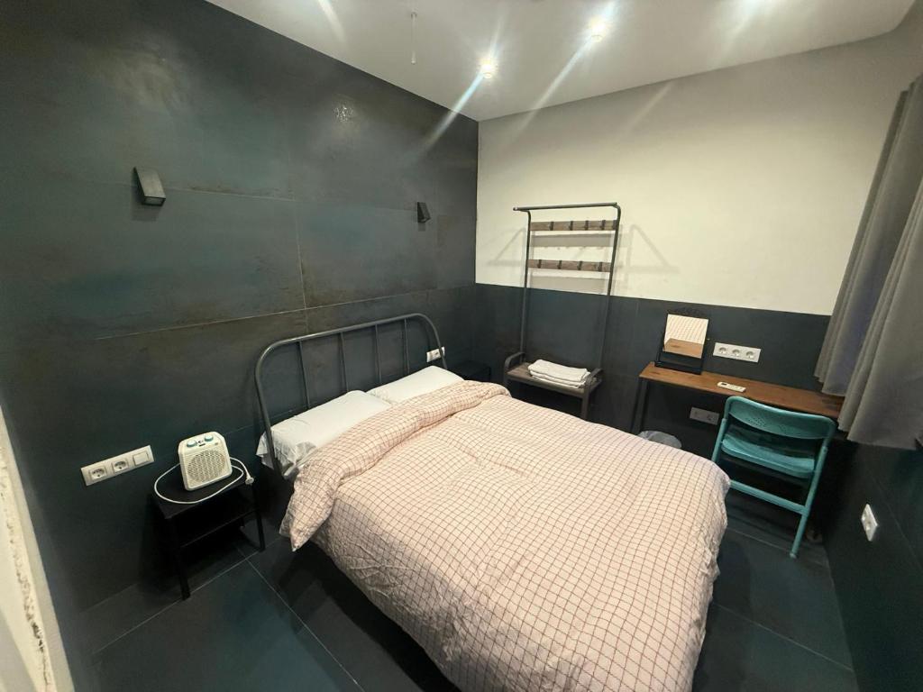 Postel nebo postele na pokoji v ubytování Practical room: Barcelona-Fira-Airport