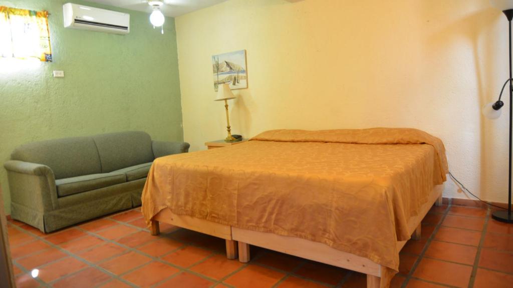 Casabuena B&B - King Room Kitchen 100