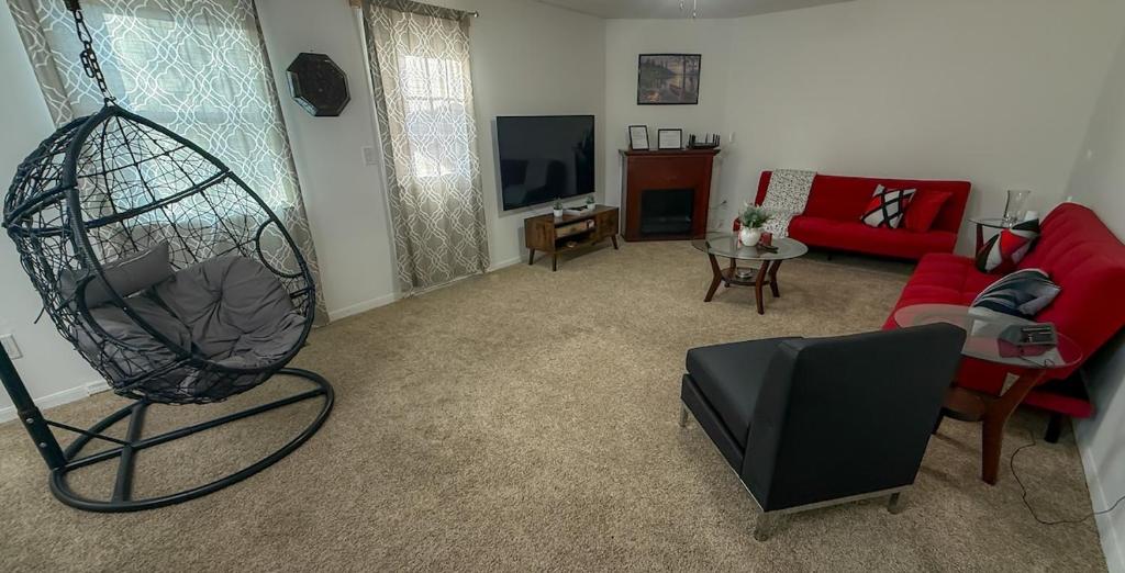 Gallery image of Home Away From Home in Overland Park