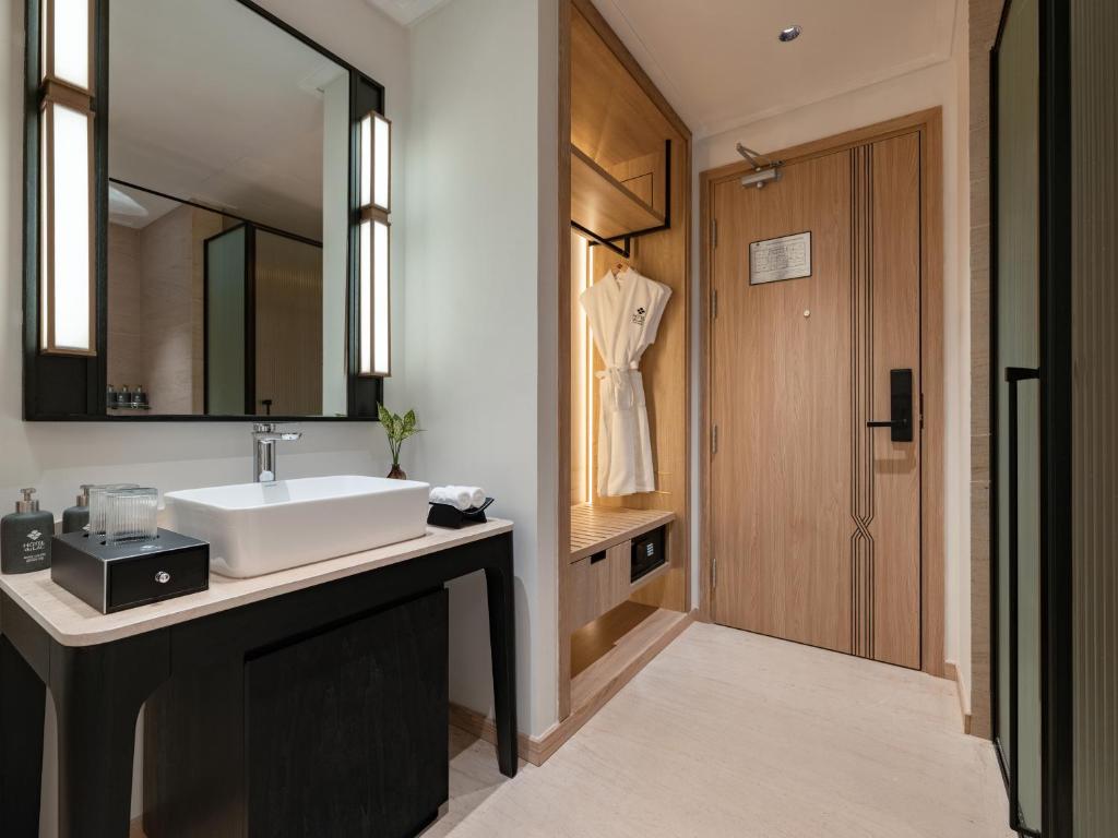 HOTEL du LAC SIGNATURE - 8